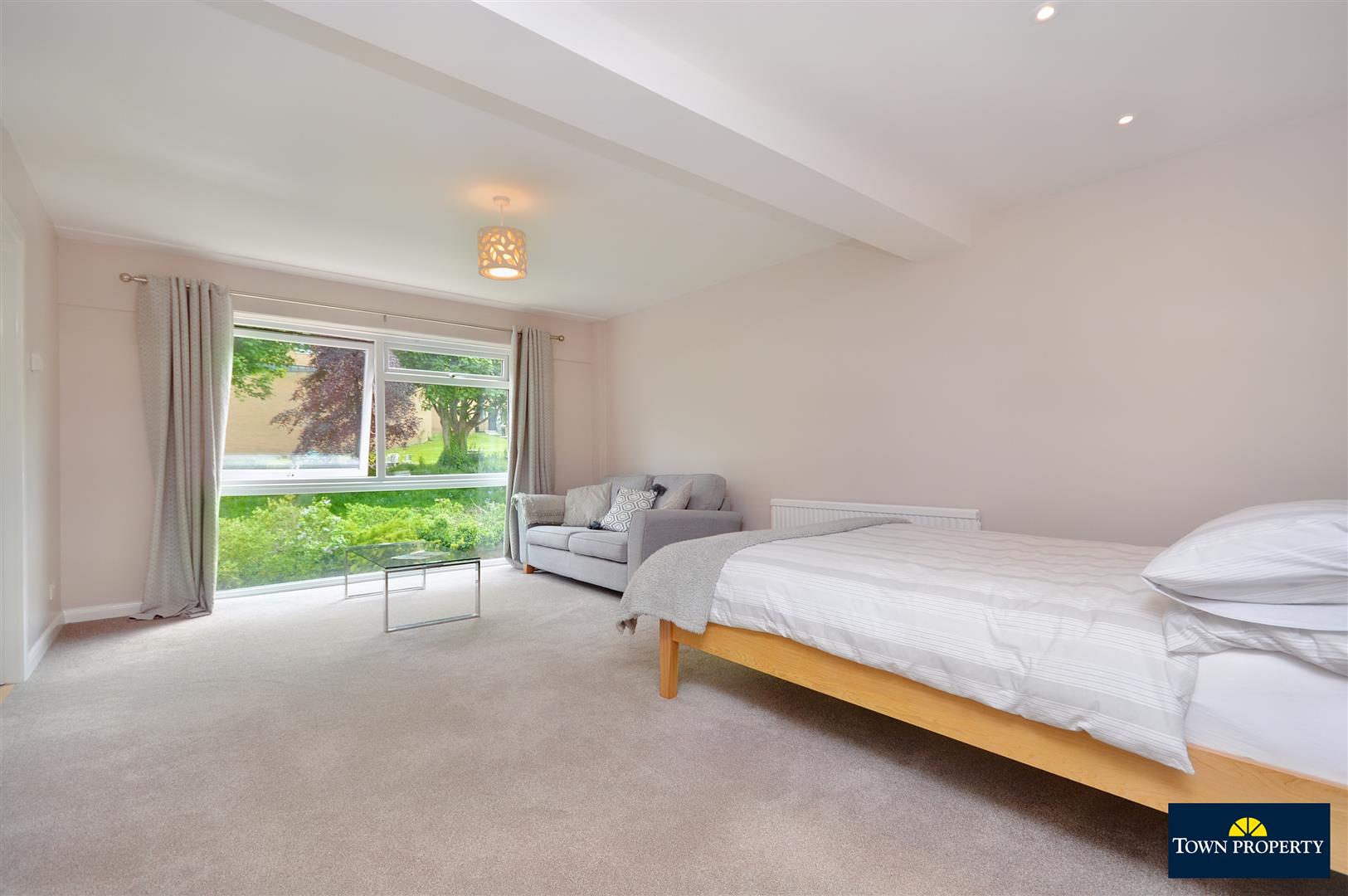 Property Details for Silverdale Road Eastbourne East Sussex BN20 7AQ